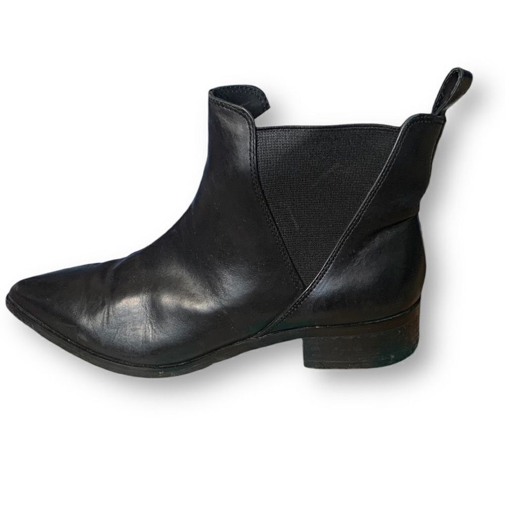 & Other Stories Shoe Black Leather Short Ankle Chelsea Boot Pointy Toe Low Heel